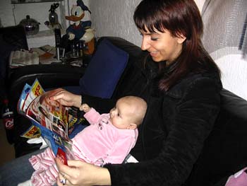 ik lees graag met mijn tante Eva 06-11-2004
