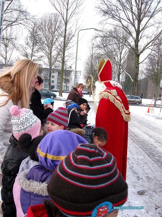 Sinterklaas op weizigtschool 03-12-2010