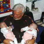 Samen bij opa en onder douche met papa 02-10-2004