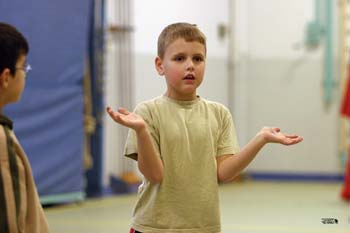 Onze grote broer Bruce op het basketbal toernooi op de weizigtschool van 12-11-2004