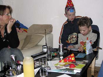 onze grote broer bruce zijn 8 ste verjaardag 03-03-2005