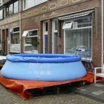 Het zwembad staat al weer 09-06-2007