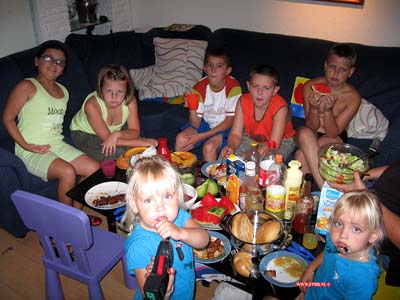 na bad effen tuteren voor het eten 04-08-2008