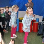 Toneel stuk op school klas Kimberly en Isabella 08-02-2010