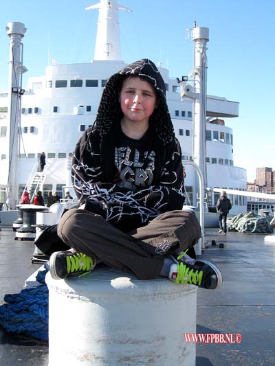 Etienne samen  met Bruce naar de SS Rotterdam 06-03-2010