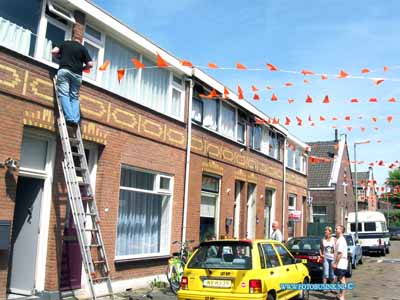 Rozenstraat klaar vvor WK Voetbal 22-05-2010