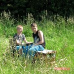 Meno en bruce in de loods met grasmaaier 05-06-2010