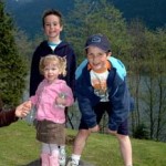 familie uit Canada de klein kinderen van Tante Lenie Ethan_ Duncan en Rachel 2007