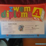 A Diploma zwemmen Kimberly en Isabella 20-04-2011